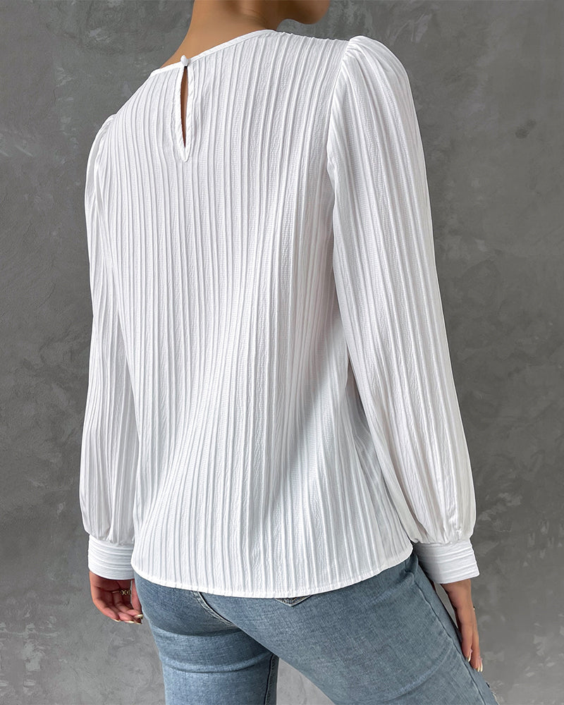 Plain blouse with lantern sleeve